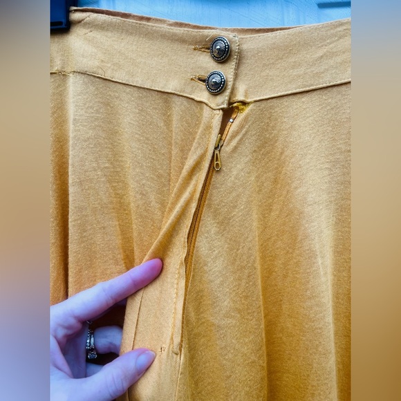 Made in Italy Golden yellow mustard yellow flowy midi skirt - Picture 13 of 13